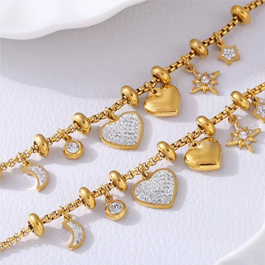 Wunderschönes Bettelarmband/Armkette, mit verschiedenen Charms